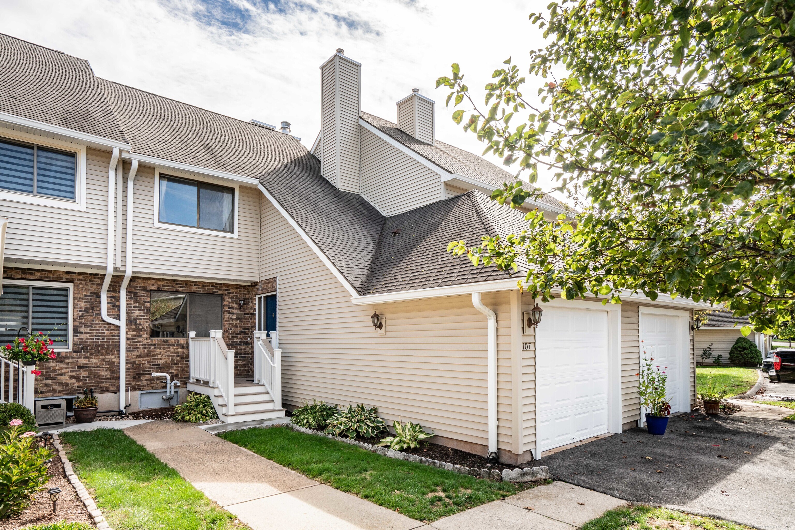 107 Fox Run Court 107