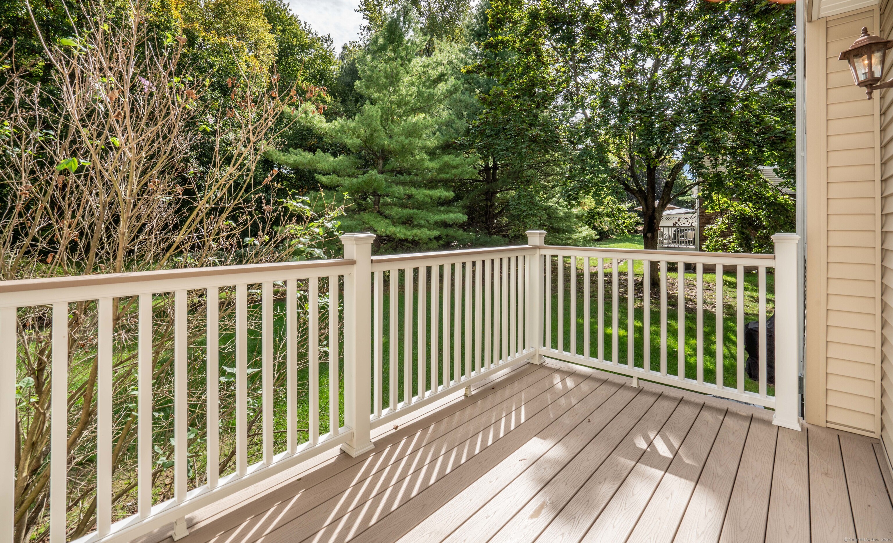 Newington, Connecticut 06111, United States, 2 Bedrooms Bedrooms, ,3 BathroomsBathrooms,Residential,Active,218135