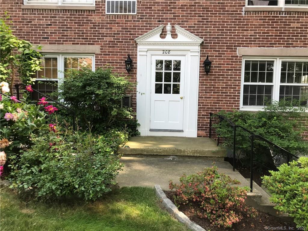 Photo 1 of 208 Park Street 20, New Canaan, Connecticut, $2,300, Web #: 170093585