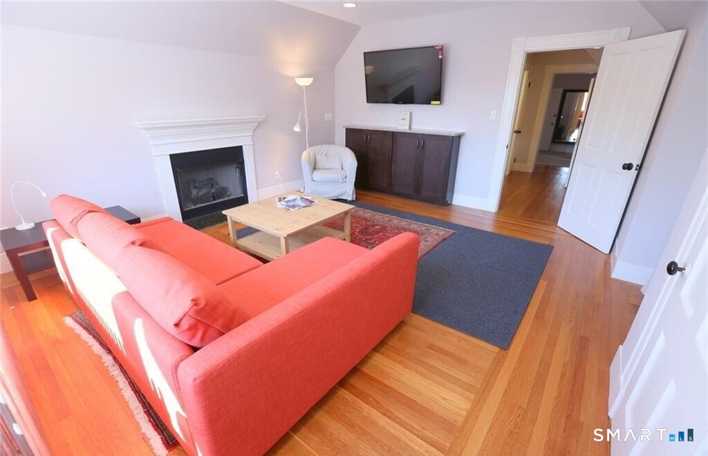 392 Orange Street 3