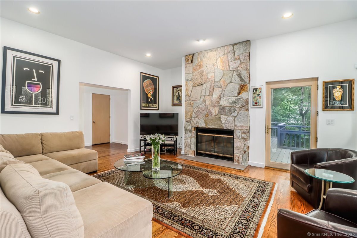 Stamford, Connecticut 06903, United States, 4 Bedrooms Bedrooms, ,4 BathroomsBathrooms,Residential,Active,190242