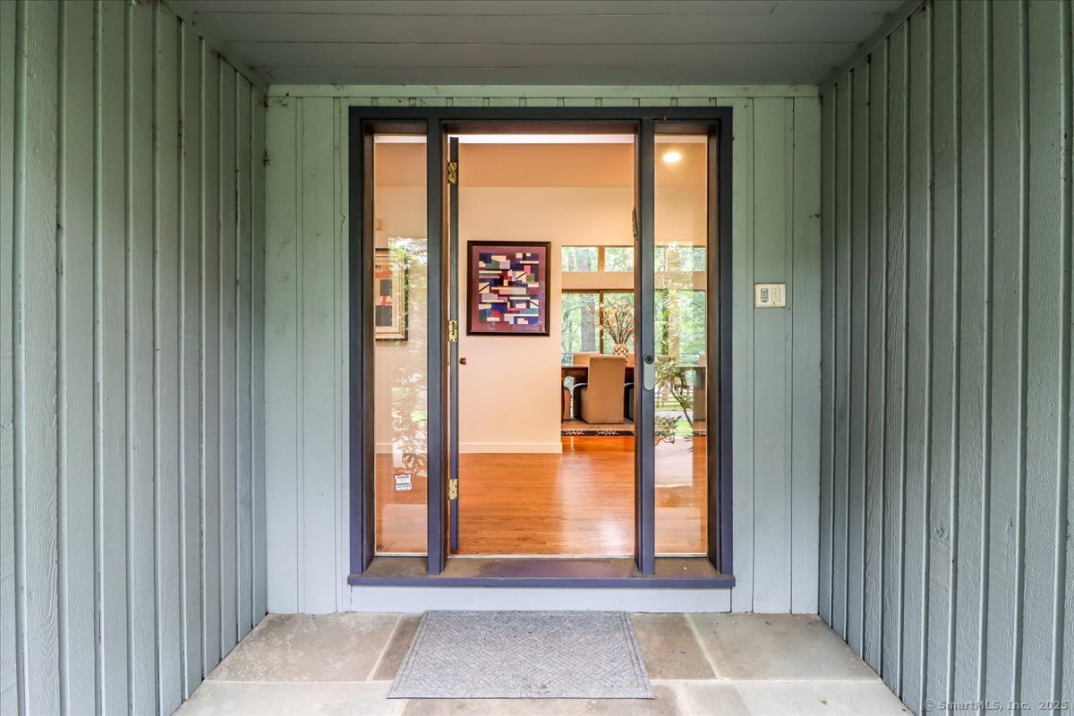 Stamford, Connecticut 06903, United States, 4 Bedrooms Bedrooms, ,4 BathroomsBathrooms,Residential,Active,190242