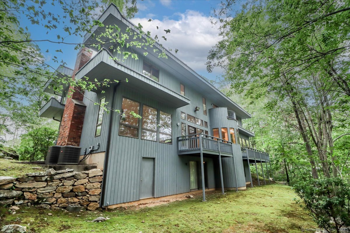 Stamford, Connecticut 06903, United States, 4 Bedrooms Bedrooms, ,4 BathroomsBathrooms,Residential,Active,190242