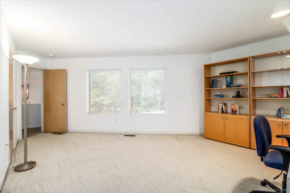 Stamford, Connecticut 06903, United States, 4 Bedrooms Bedrooms, ,4 BathroomsBathrooms,Residential,Active,190242