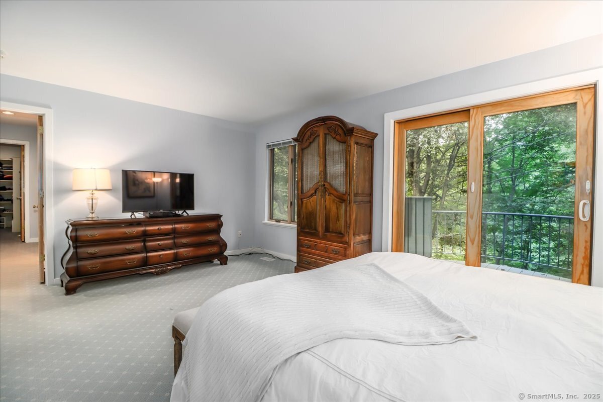 Stamford, Connecticut 06903, United States, 4 Bedrooms Bedrooms, ,4 BathroomsBathrooms,Residential,Active,190242