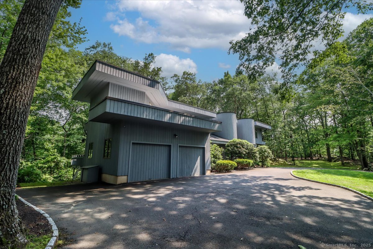 Stamford, Connecticut 06903, United States, 4 Bedrooms Bedrooms, ,4 BathroomsBathrooms,Residential,Active,190242