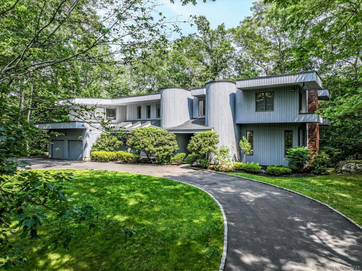 Stamford, Connecticut 06903, United States, 4 Bedrooms Bedrooms, ,4 BathroomsBathrooms,Residential,Active,190242