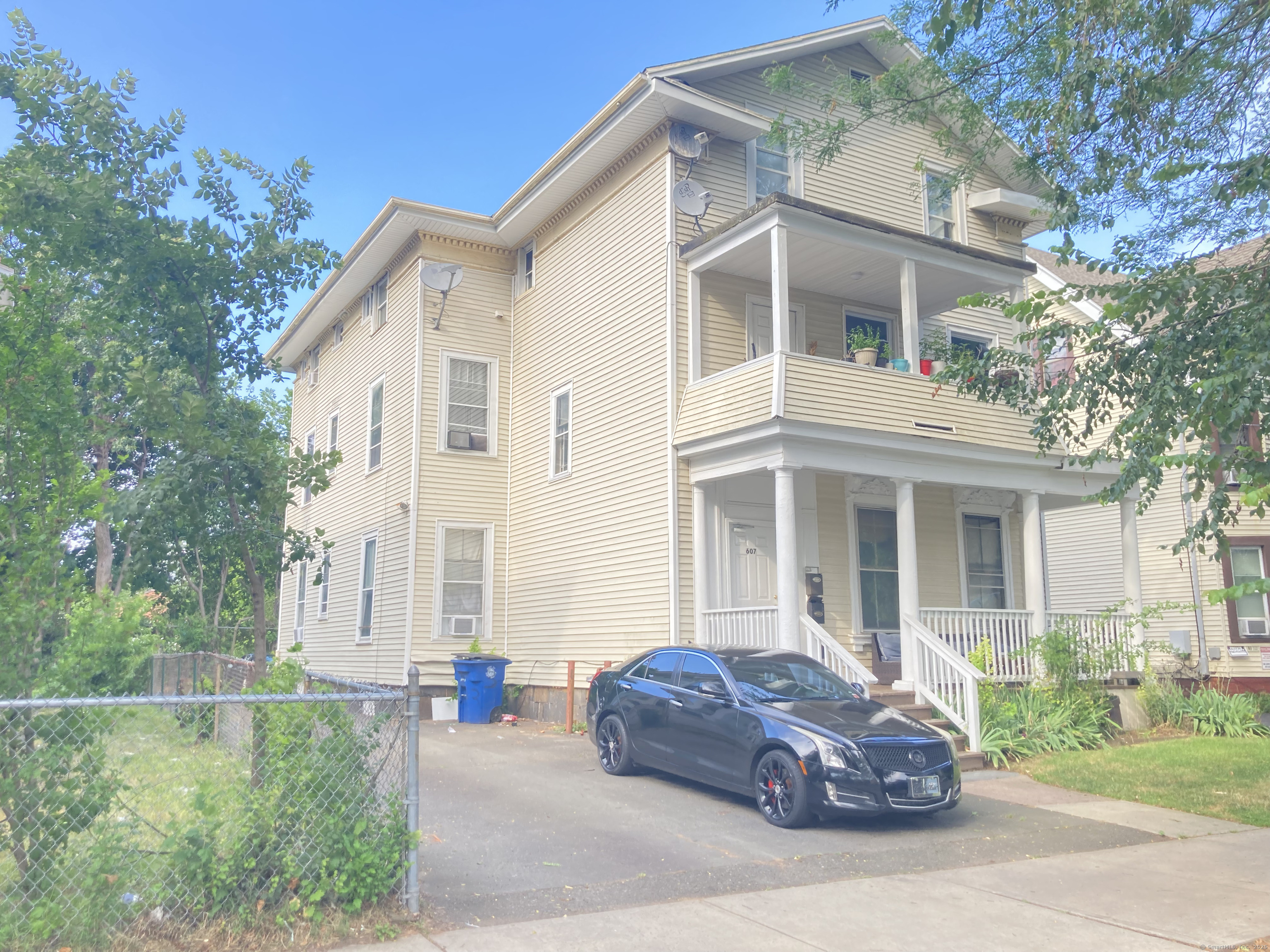 607 Elm Street