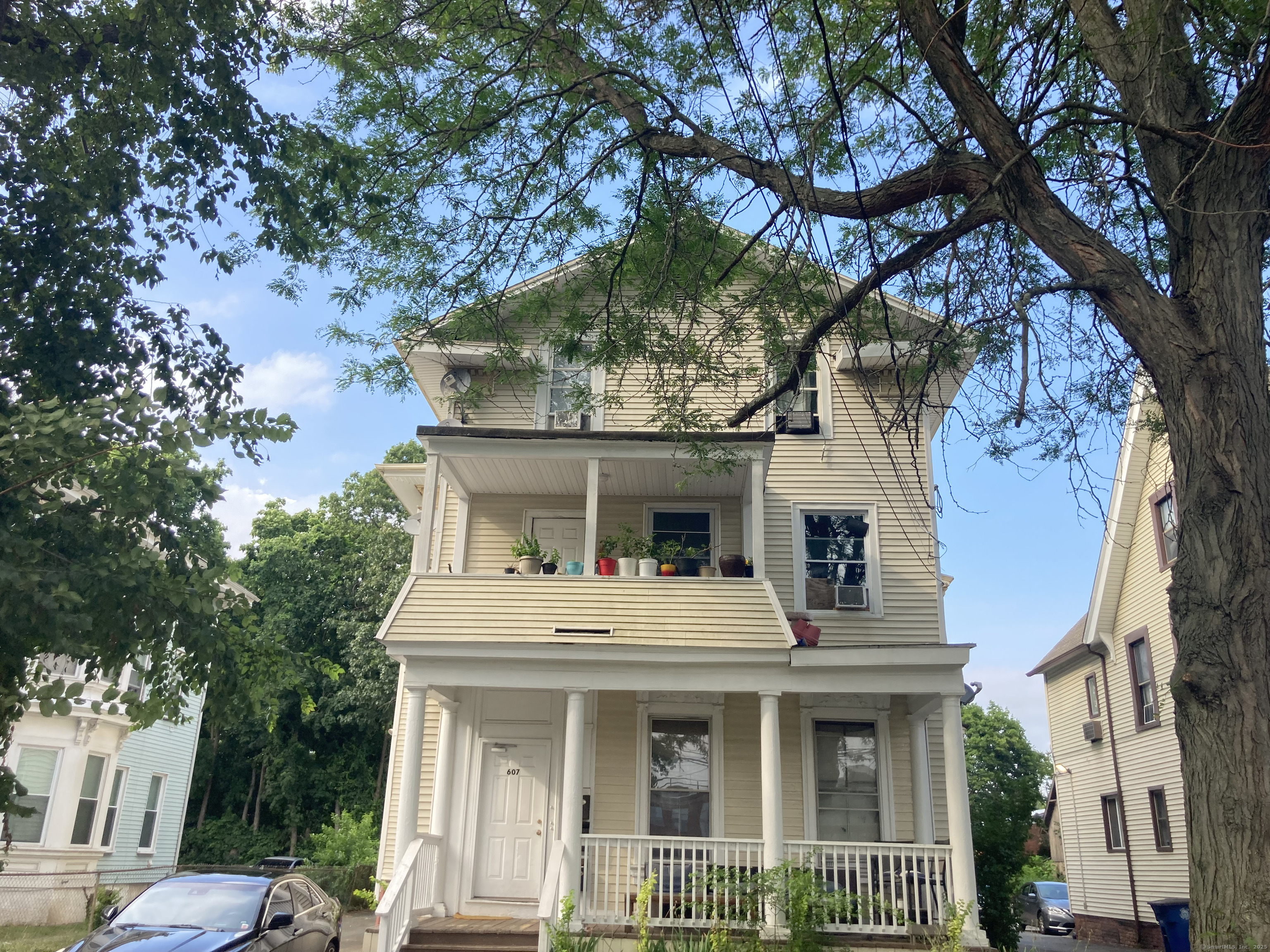 607 Elm Street