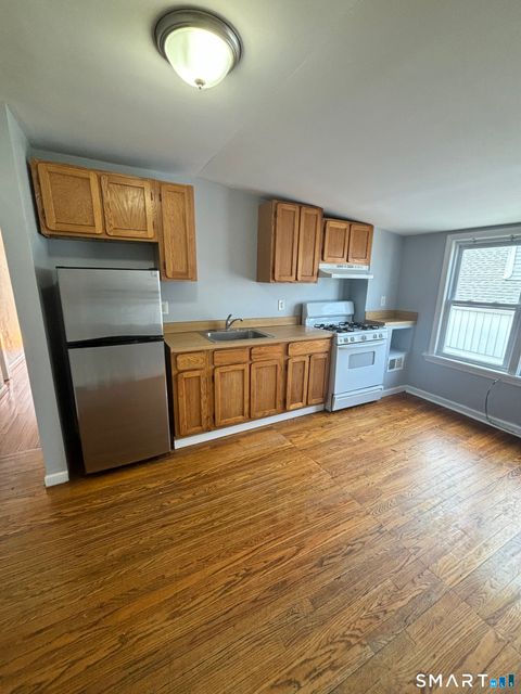 Tiny photo for 86 Birdsey Street #3R, Bridgeport, CT 06610 (MLS # 24169020)