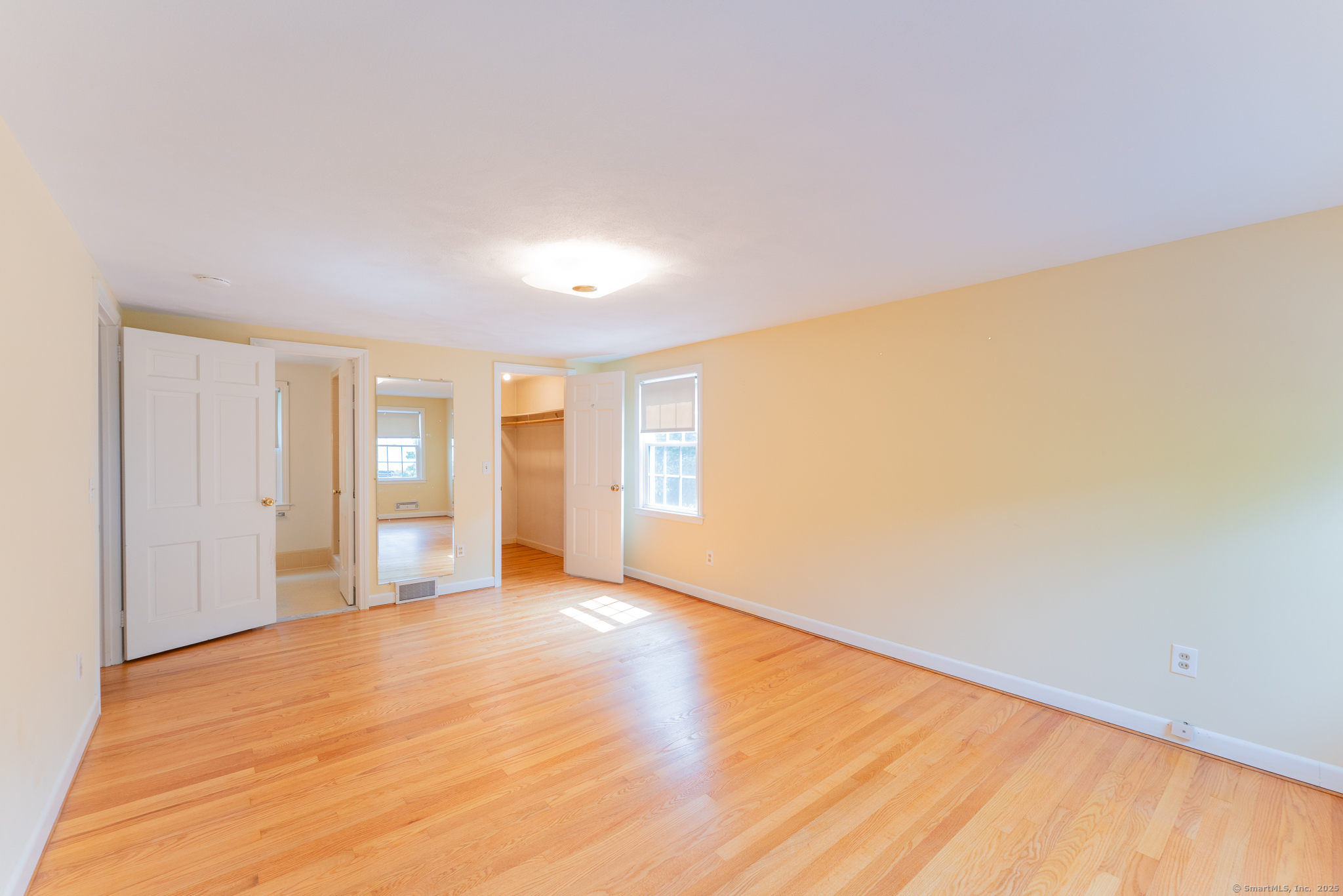 West Hartford, Connecticut 06107, United States, 4 Bedrooms Bedrooms, ,3 BathroomsBathrooms,Residential,Pending,206144