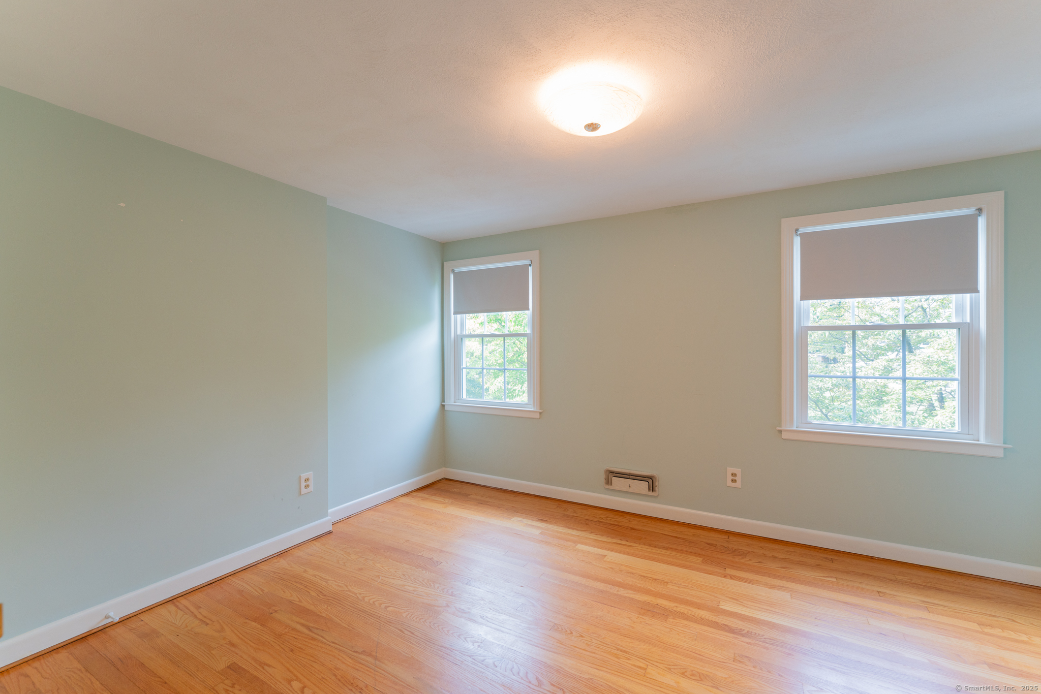 West Hartford, Connecticut 06107, United States, 4 Bedrooms Bedrooms, ,3 BathroomsBathrooms,Residential,Pending,206144