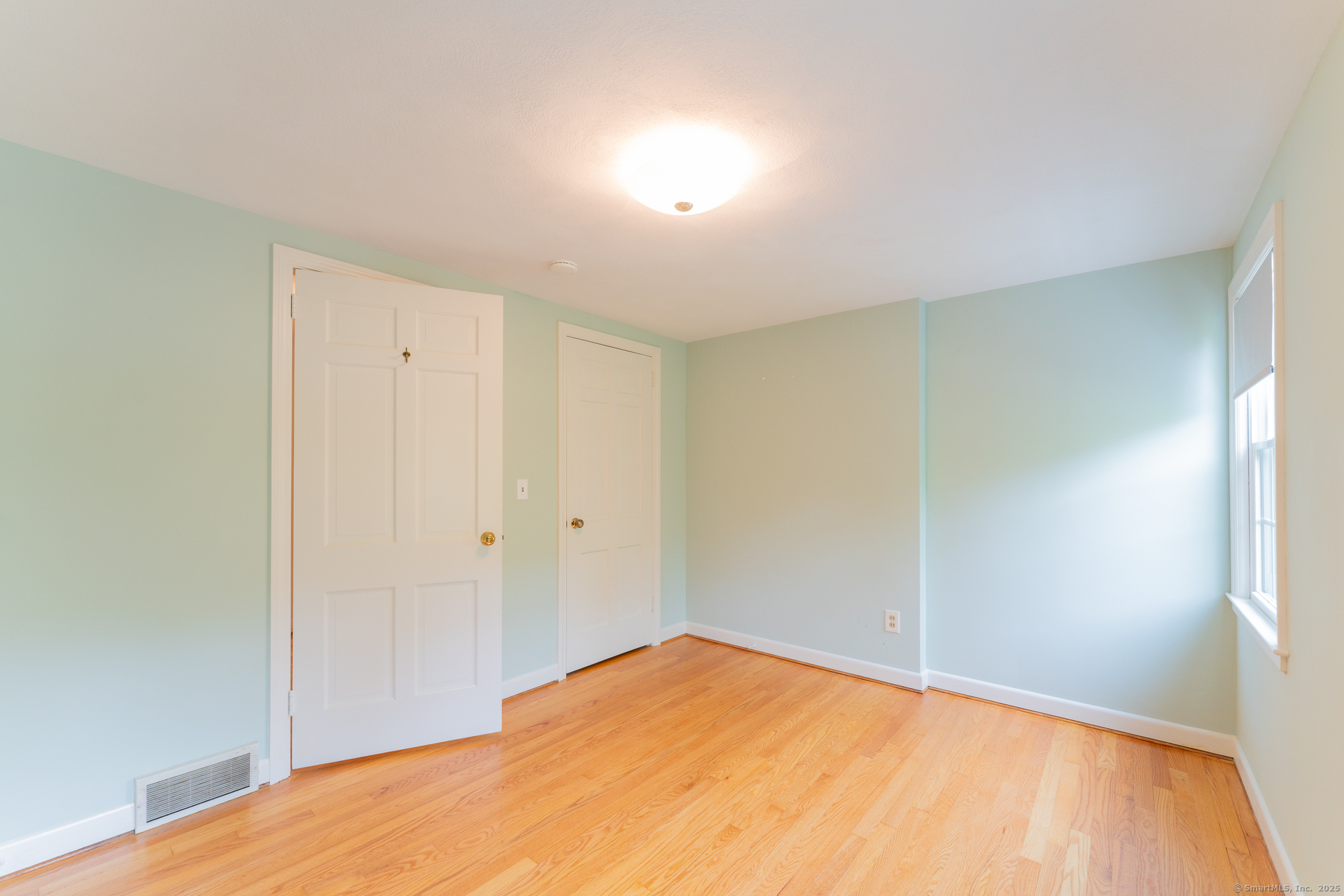 West Hartford, Connecticut 06107, United States, 4 Bedrooms Bedrooms, ,3 BathroomsBathrooms,Residential,Pending,206144