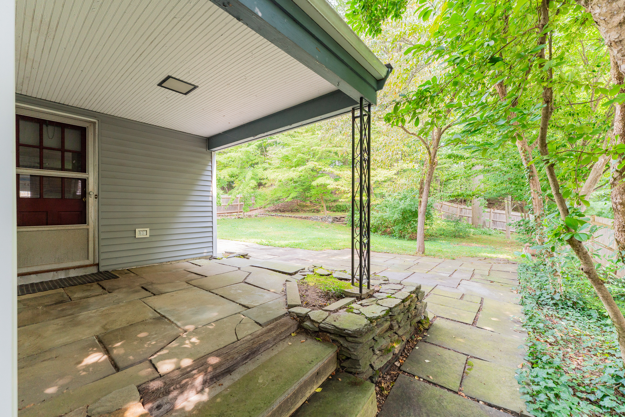 West Hartford, Connecticut 06107, United States, 4 Bedrooms Bedrooms, ,3 BathroomsBathrooms,Residential,Pending,206144