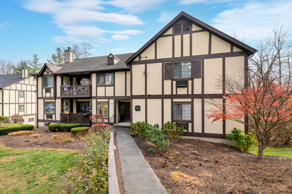 Photo of 20 Chatham Court #20, Brookfield, CT 06804 (MLS # 24142068)