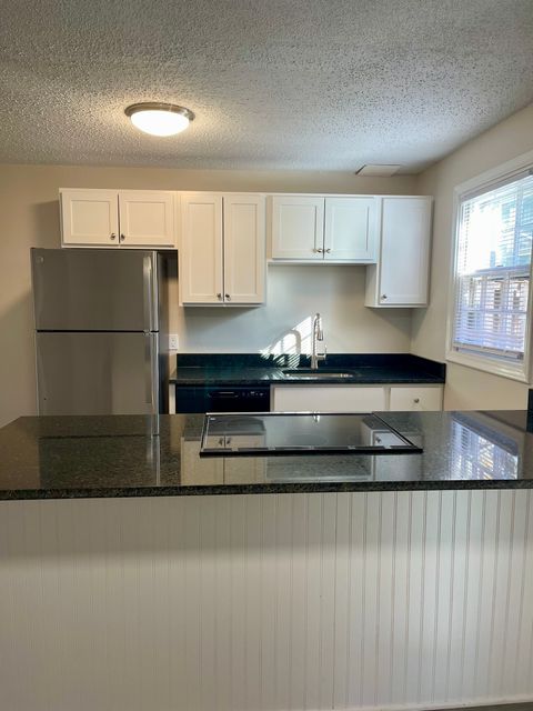 Photo of 173 Spruce Street #APT 7, Manchester, CT 06040 (MLS # 24138947)