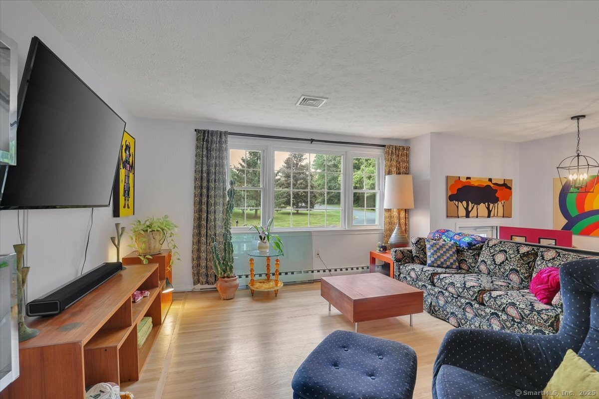 41 Blueberry Circle, Ellington, Connecticut image 5