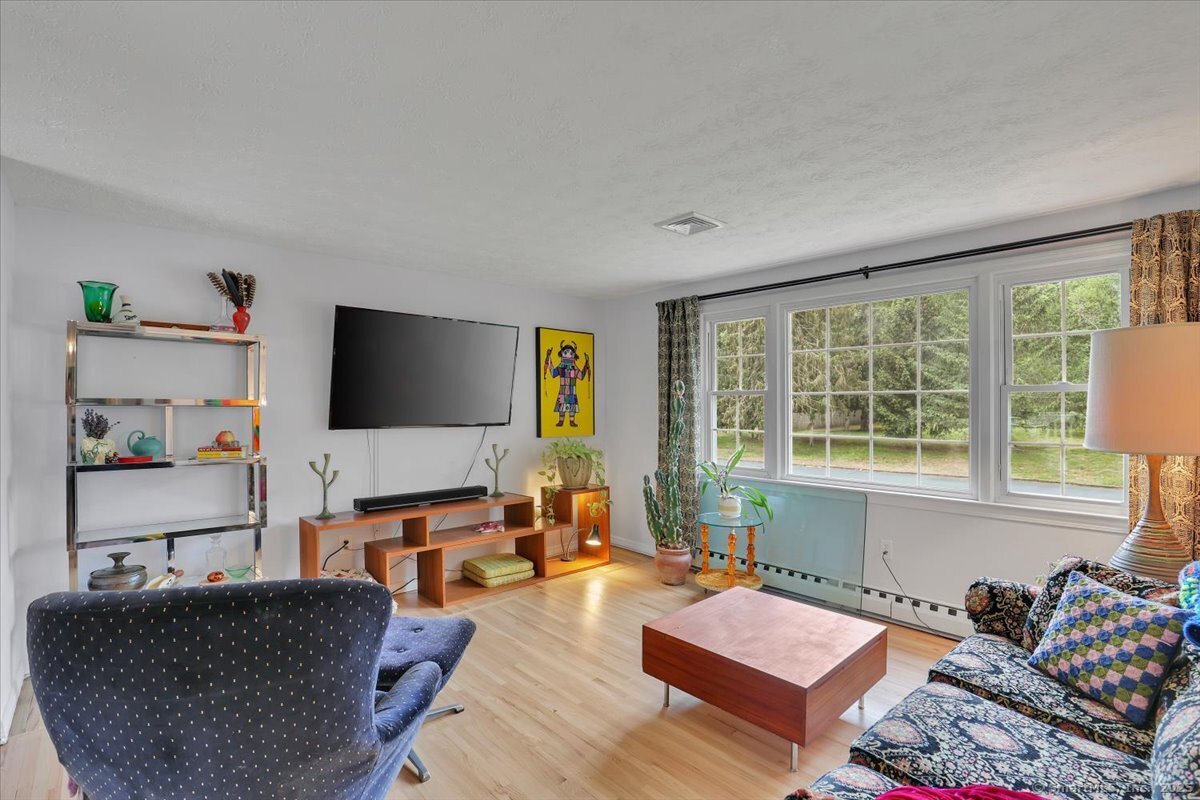 41 Blueberry Circle, Ellington, Connecticut image 3