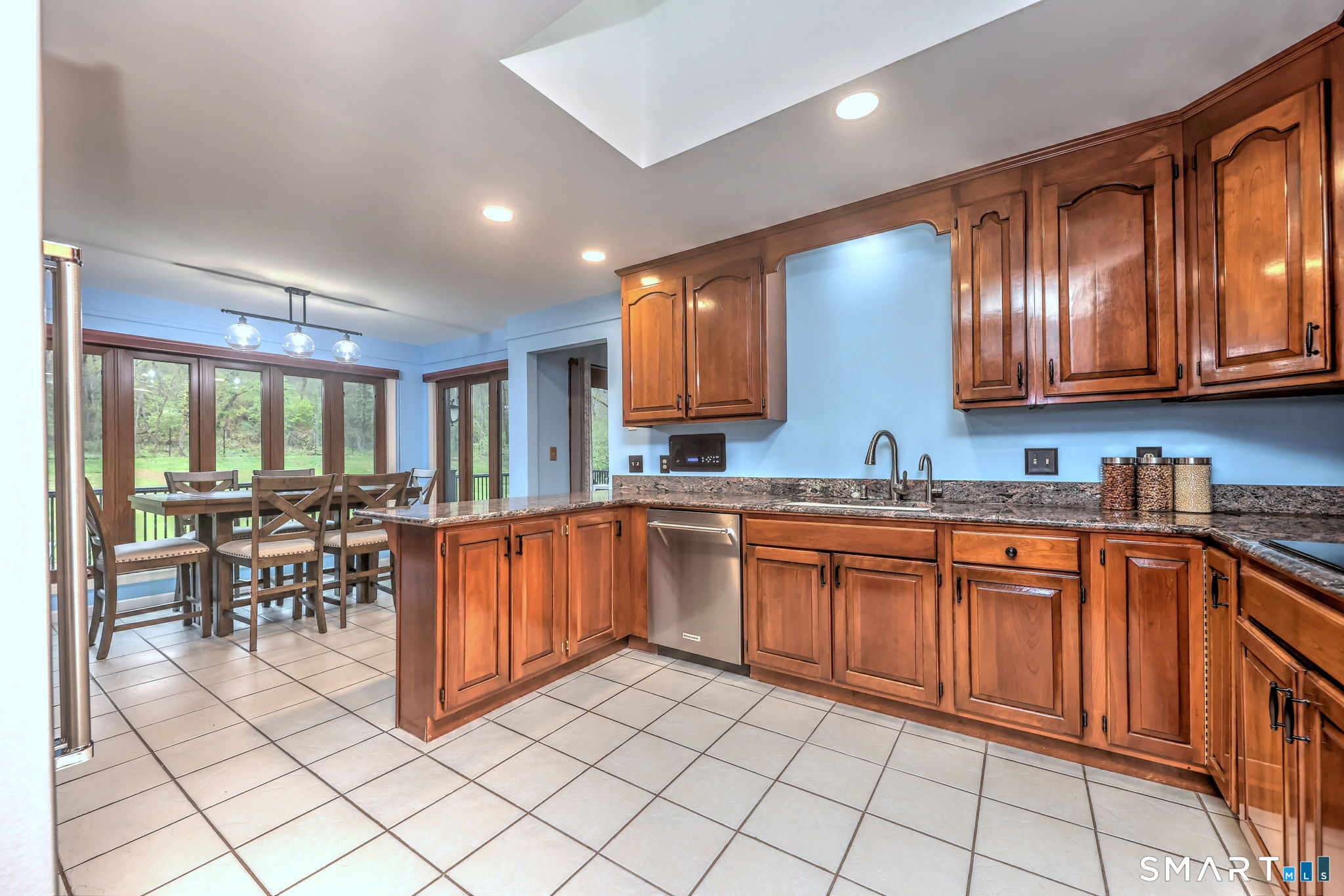 2262 Ridge Road