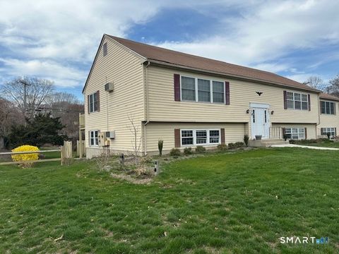Photo of 92 Founders Village #92, Clinton, CT 06413 (MLS # 24167519)