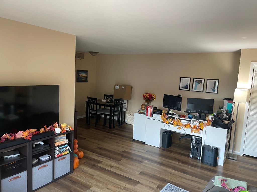 Photo of 22 Linda Court #22, Cromwell, CT 06416 (MLS # 24137468)