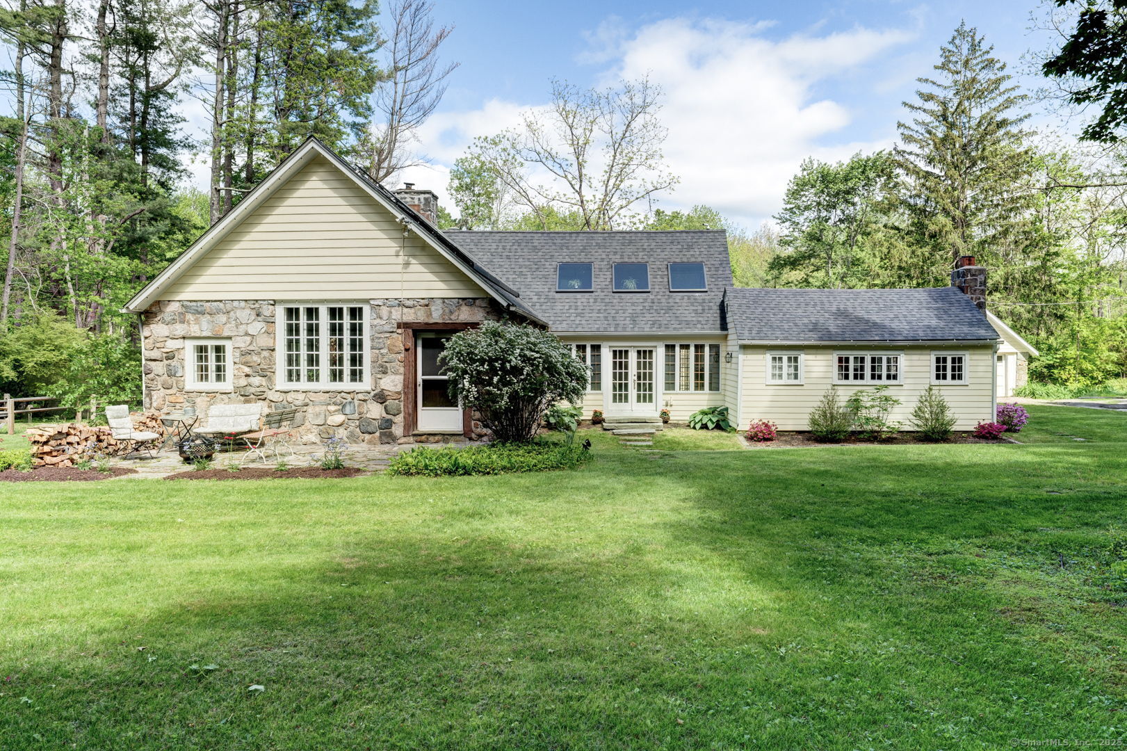 Church Hill Road, New Milford, Connecticut - 3 Bedrooms  
3 Bathrooms  
7 Rooms - 