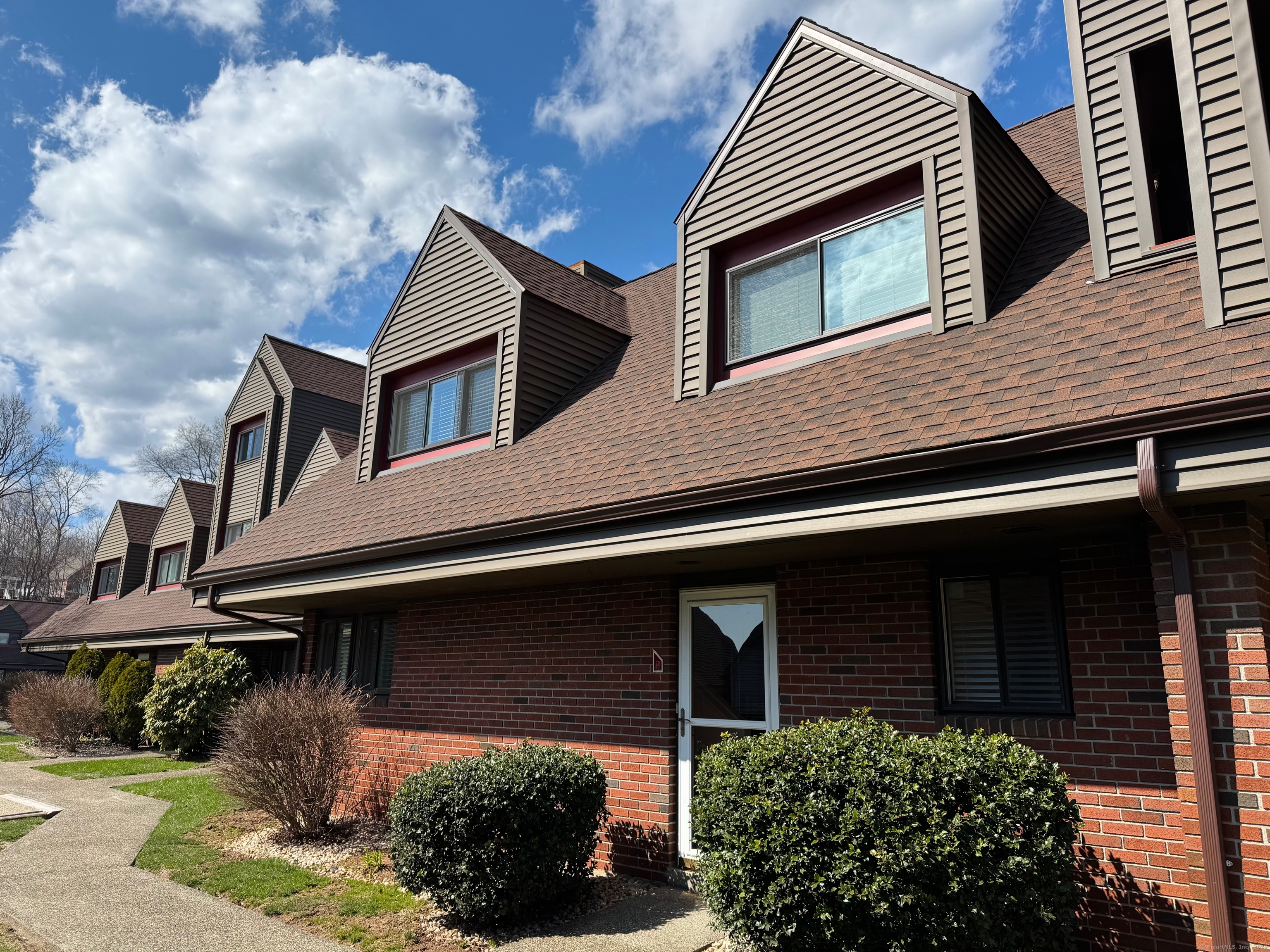 Rental Property at Montoya Drive 62, Branford, Connecticut - Bedrooms: 2 
Bathrooms: 2 
Rooms: 4  - $2,675 MO.