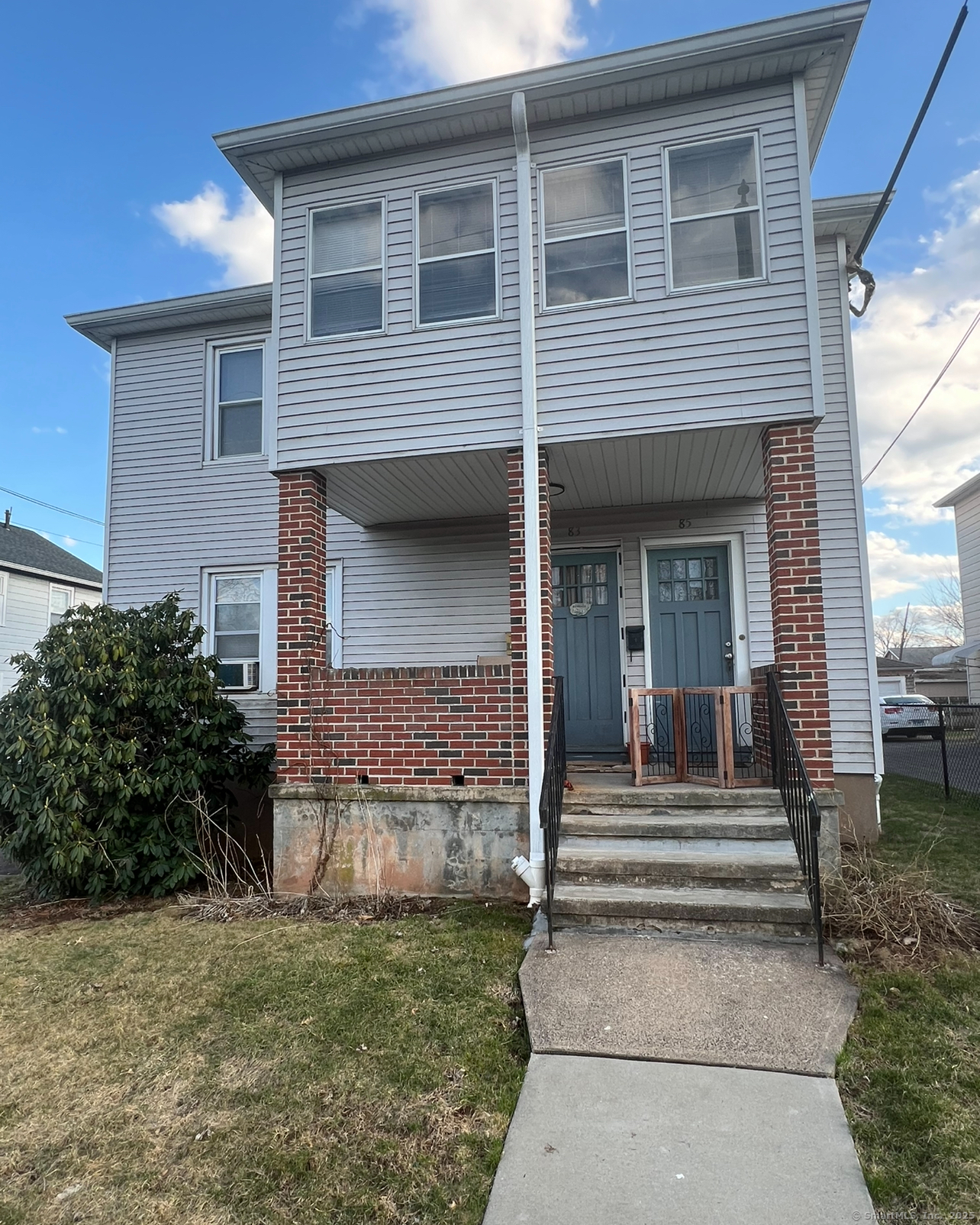 Property for Sale at Cowles Street, Hartford, Connecticut - Bedrooms: 4 
Bathrooms: 2 
Rooms: 10  - $399,900