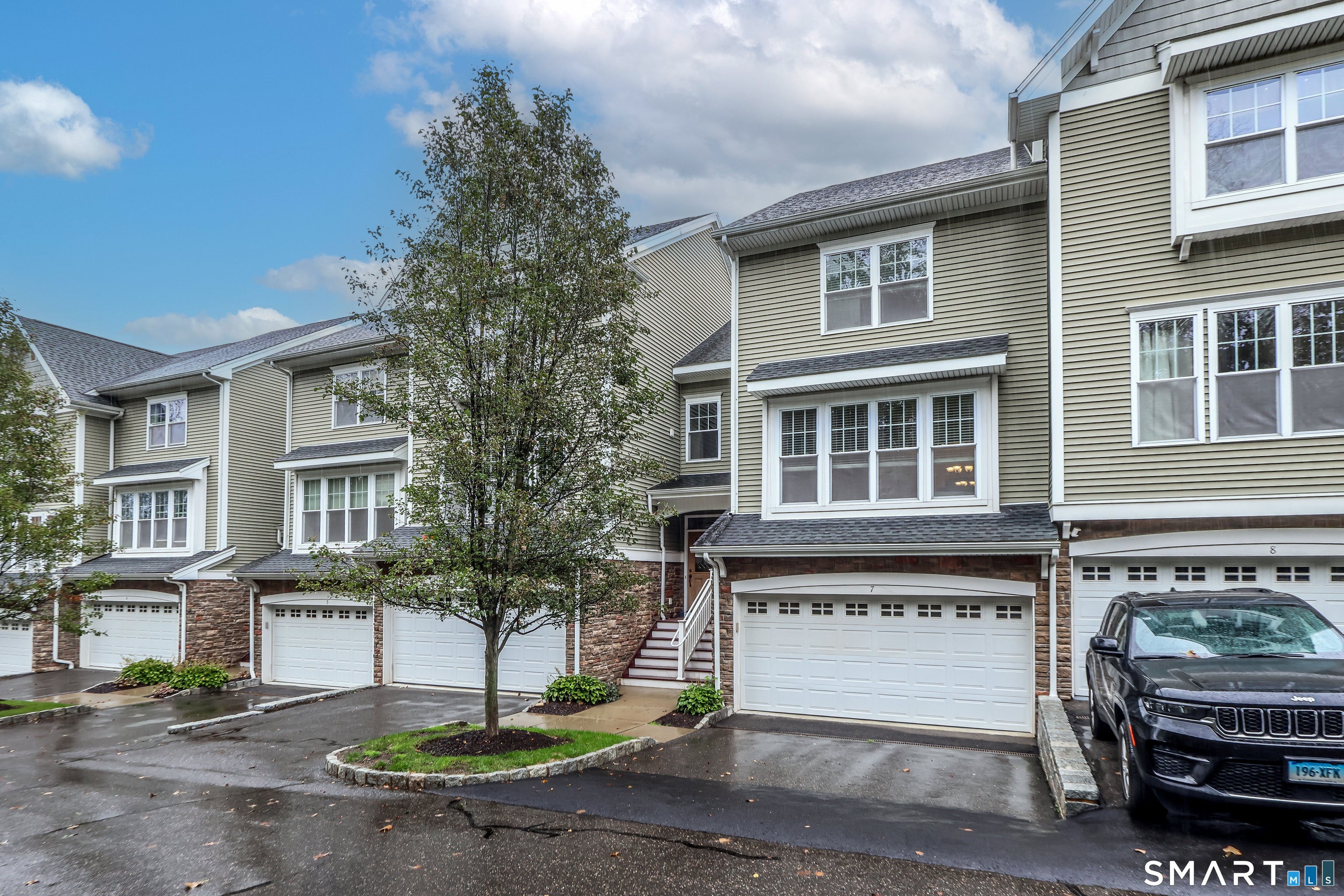 7 Lawrence Avenue 7