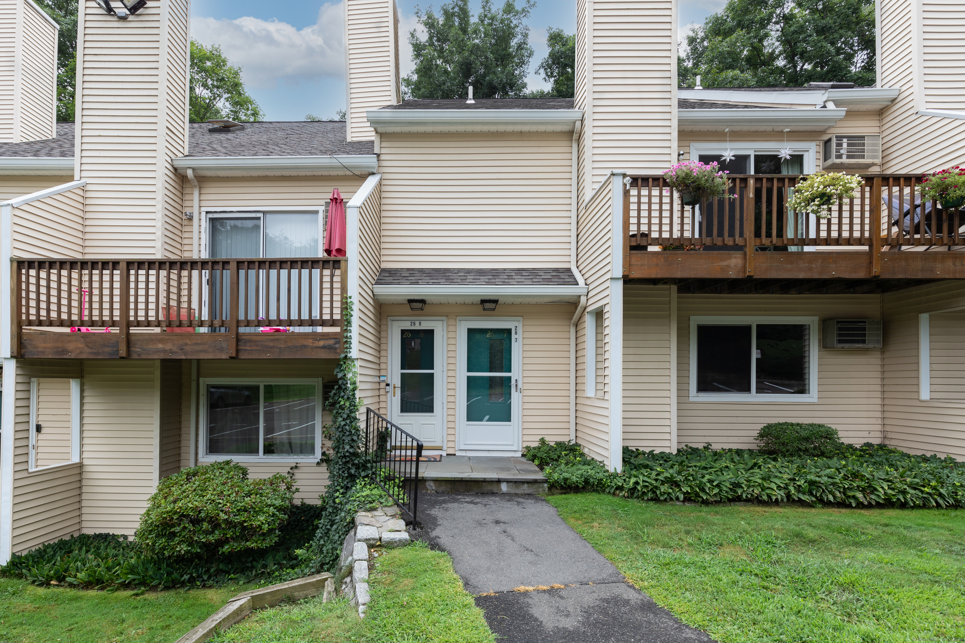 Property for Sale at 8 Rose Lane Apt 26-8, Danbury, Connecticut - Bedrooms: 2 
Bathrooms: 1 
Rooms: 4  - $269,999