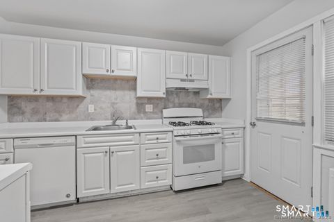 Photo of 12 Hamilton Court #D, Stamford, CT 06902 (MLS # 24164312)