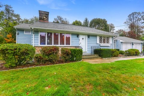 Photo of 38 Smith Place, Trumbull, CT 06611 (MLS # 24133463)