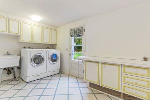 Tiny photo for 38 Smith Place, Trumbull, CT 06611 (MLS # 24133463)