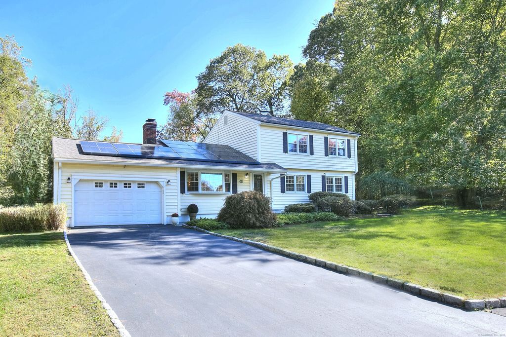 Photo of 19 Woodchuck Court, Norwalk, CT 06854 (MLS # 24113432)
