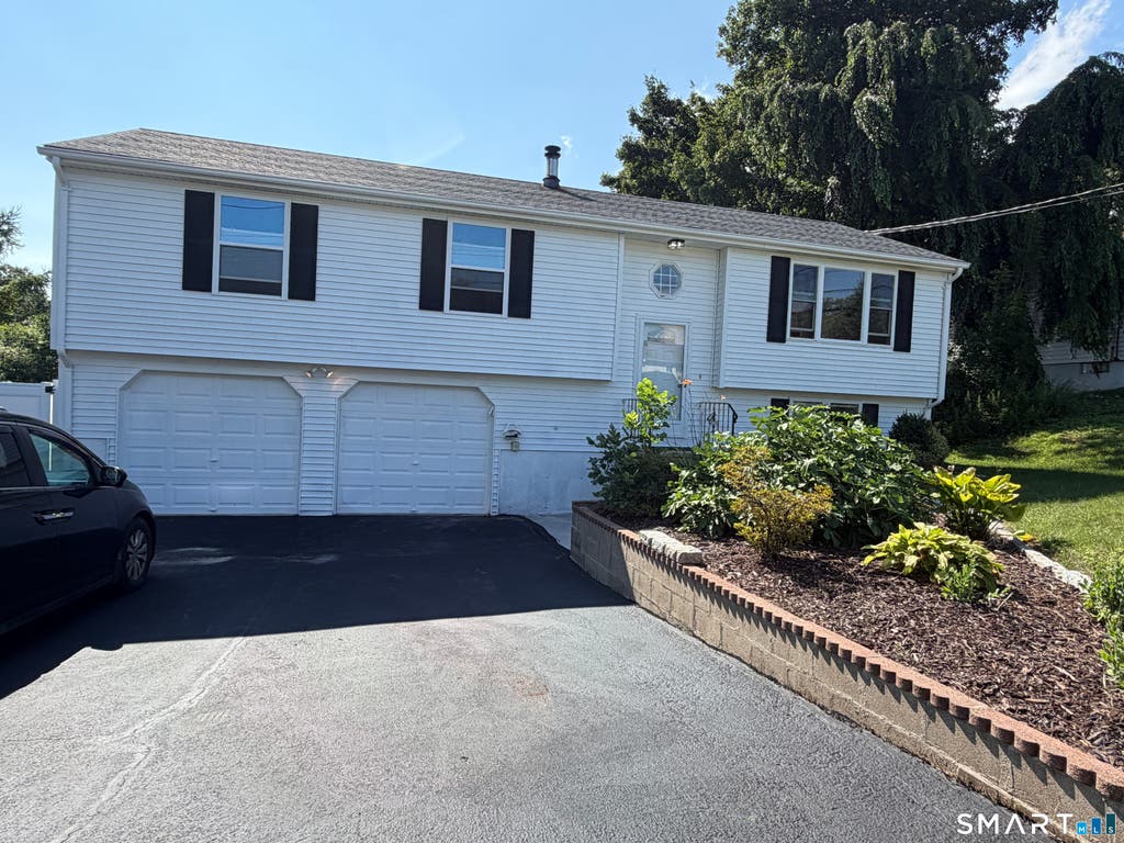 Photo of 400 Evergreen Avenue, Hamden, CT 06518 (MLS # 24194072)