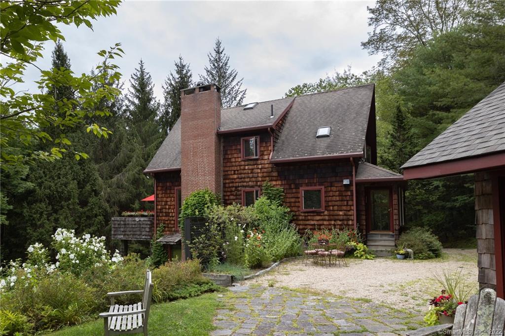 Sharon Goshen Turnpike, Cornwall, Connecticut - 4 Bedrooms  
4 Bathrooms  
9 Rooms - 