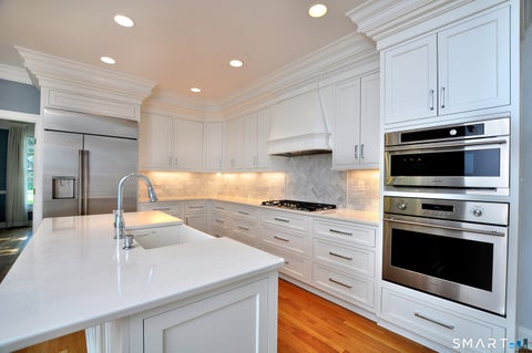Tiny photo for 18 Cavendish Place #18, Avon, CT 06001 (MLS # 24177372)