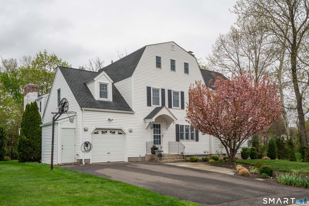 Photo of 2 Linbrook Road, West Hartford, CT 06107 (MLS # 24168179)