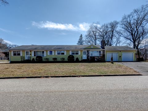 207 Glenwood Street Manchester CT 06040