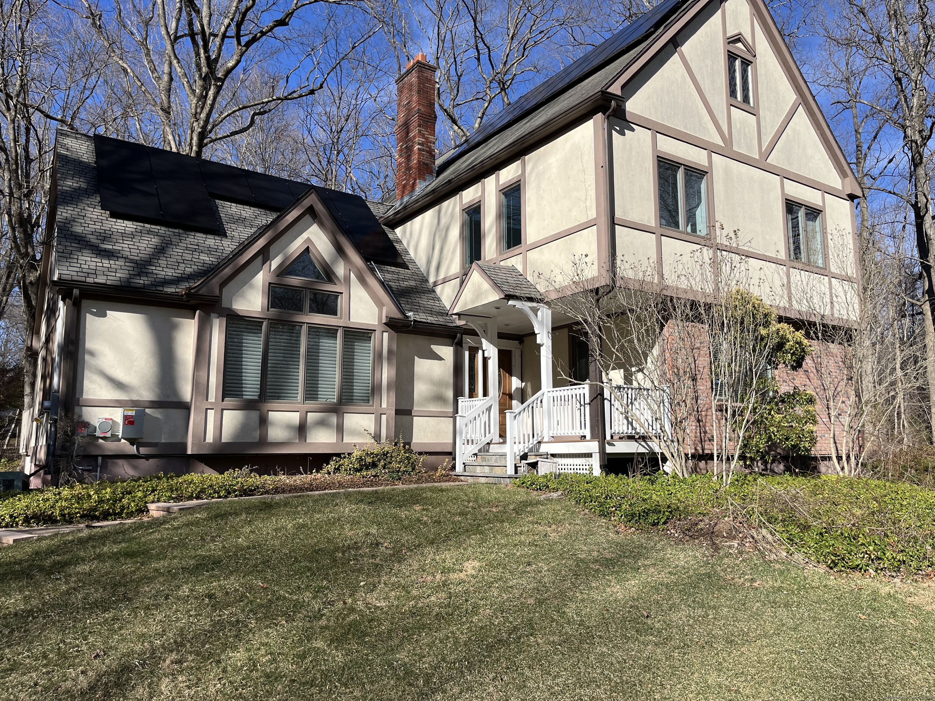 Rimmon Road, Woodbridge, Connecticut - 4 Bedrooms  
4 Bathrooms  
8 Rooms - 