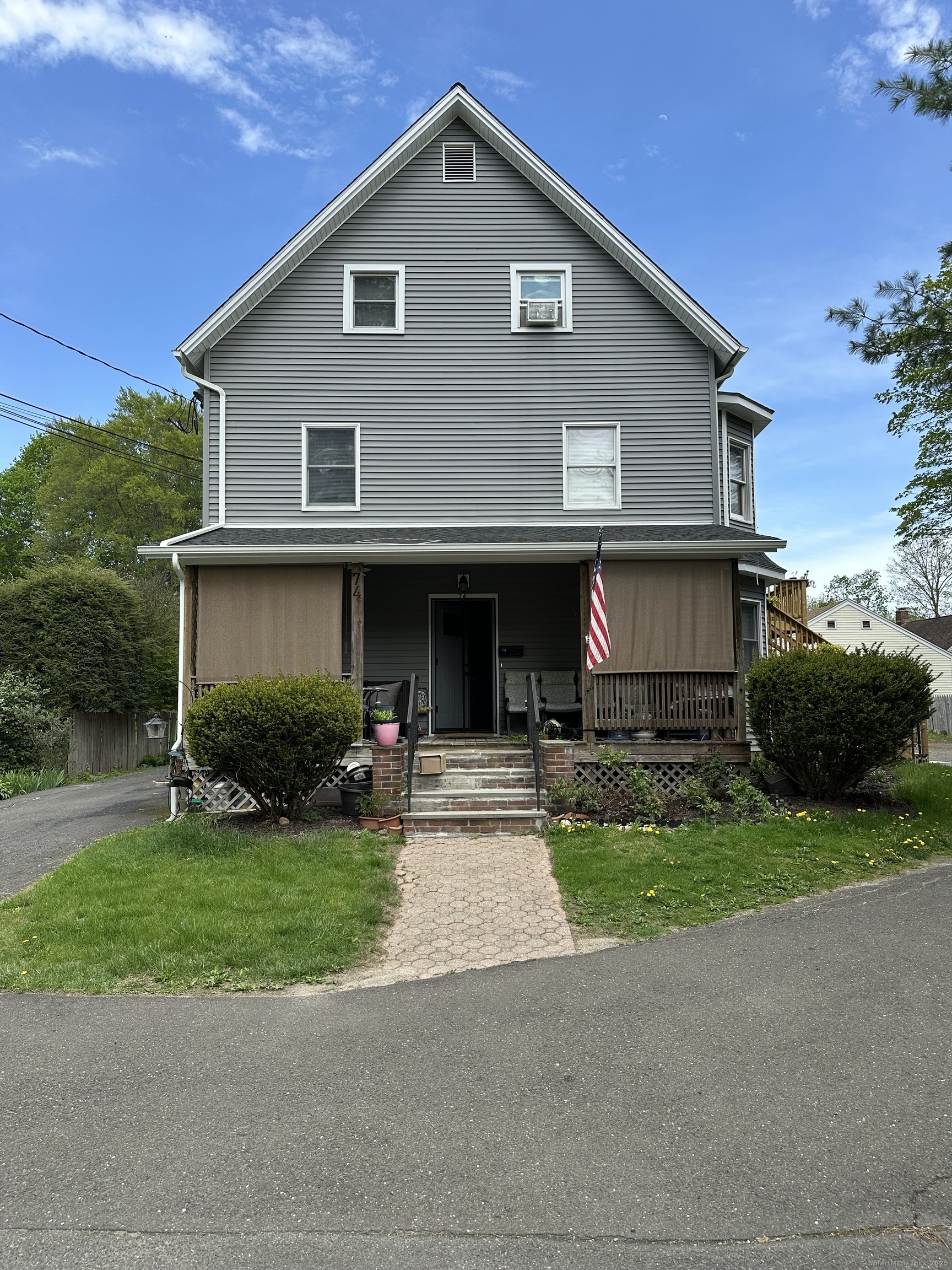 Rental Property at Grassy Plain Street, Bethel, Connecticut - Bedrooms: 2 
Bathrooms: 2 
Rooms: 4  - $2,400 MO.