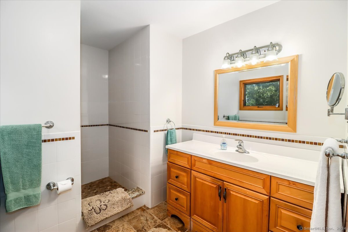 14 Candlewood Lake Road, New Milford, Connecticut image 13