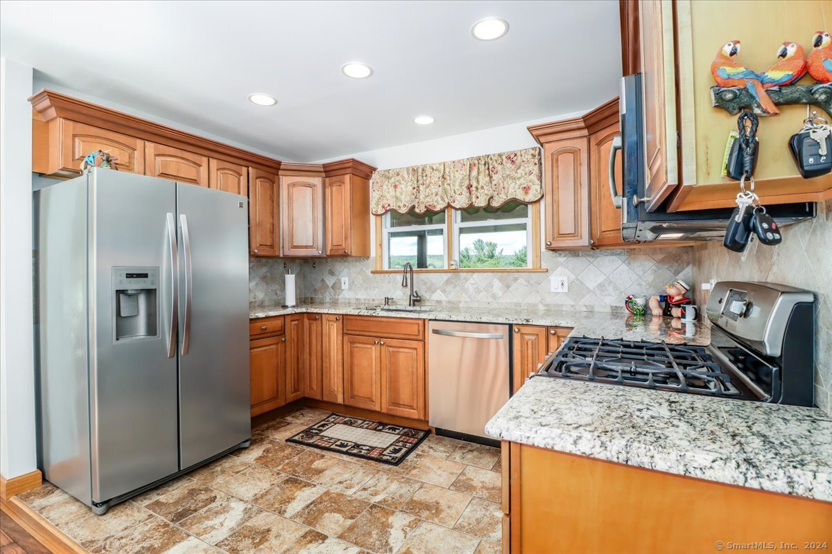 14 Candlewood Lake Road, New Milford, Connecticut image 3