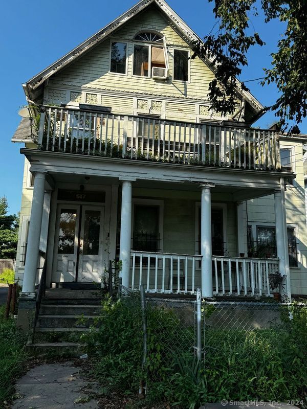 Property for Sale at 617 Elm Street, New Haven, Connecticut - Bedrooms: 5 
Bathrooms: 3 
Rooms: 14  - $439,000