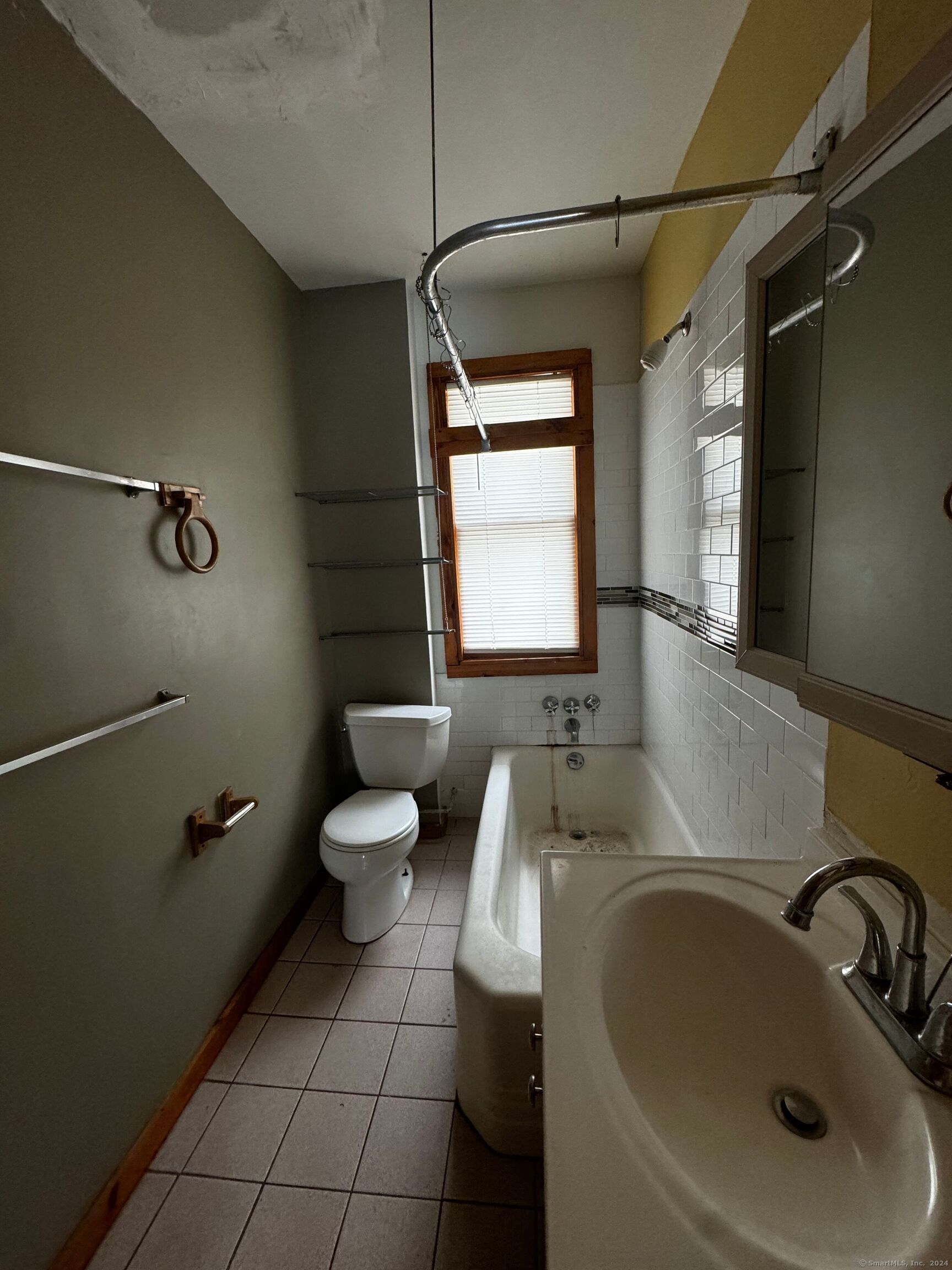 New Haven, Connecticut 06511, United States, 5 Bedrooms Bedrooms, ,3 BathroomsBathrooms,Residential,Active,47734