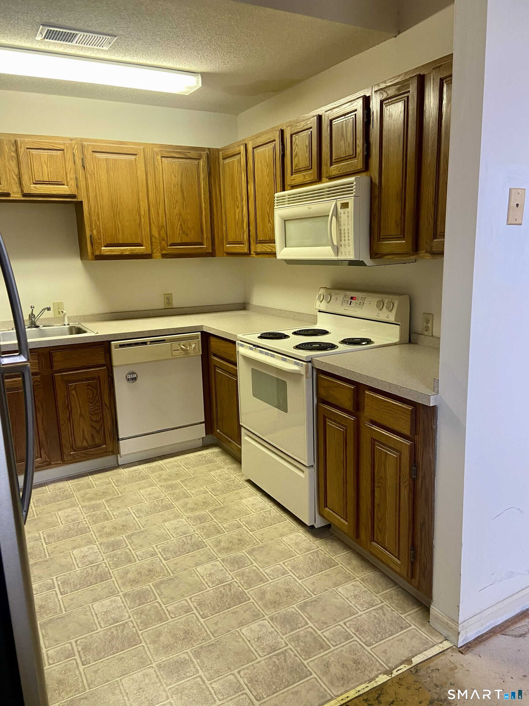 16 Vernon Avenue APT 24