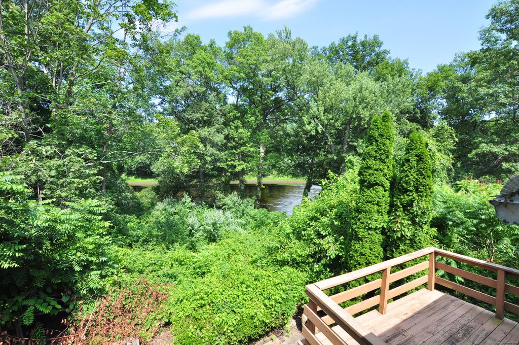 Photo of 94 Clubhouse Road, Windsor, CT 06095 (MLS # 24132959)