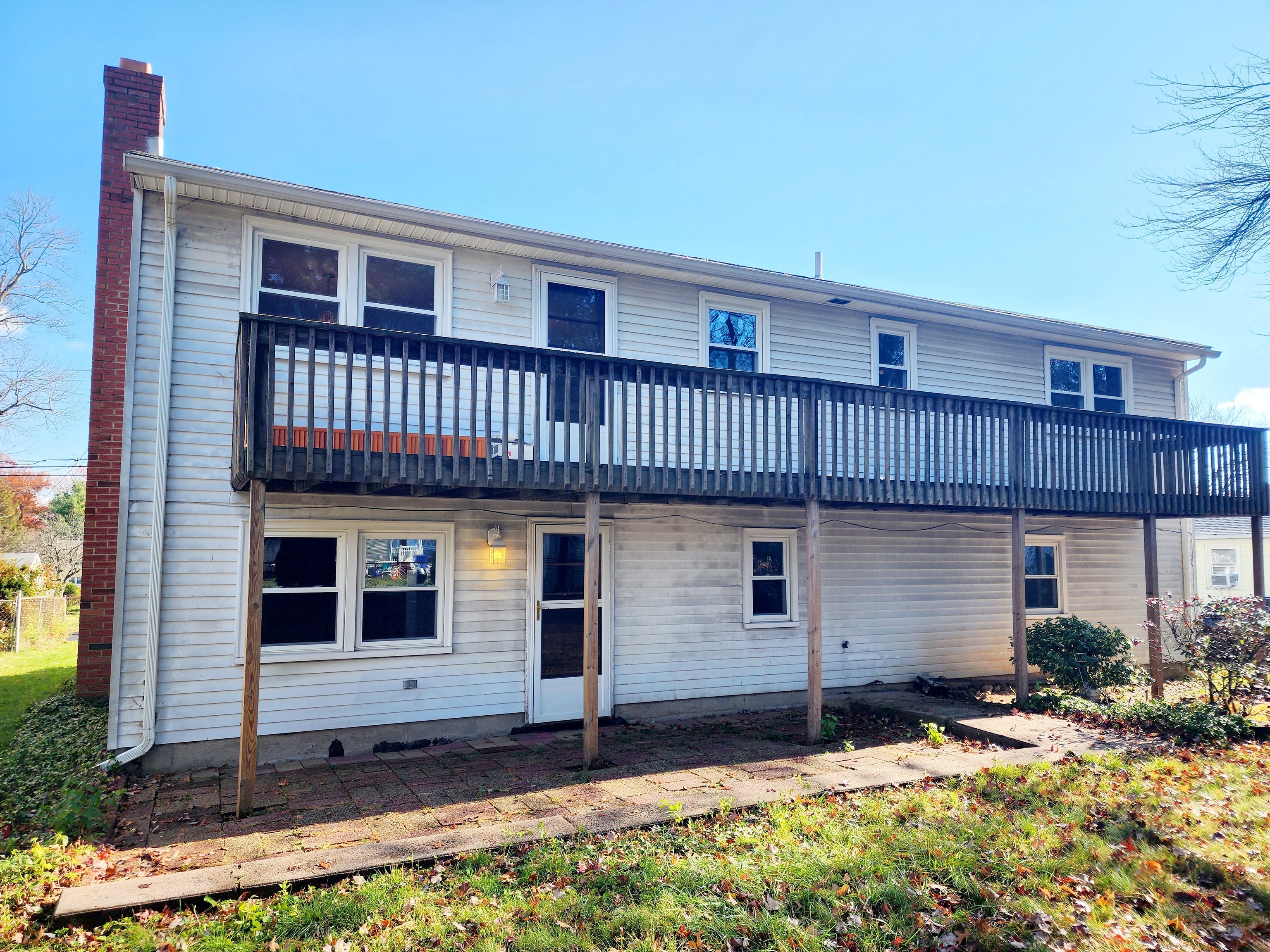 Wethersfield, Connecticut 06109, United States, 3 Bedrooms Bedrooms, ,2 BathroomsBathrooms,Residential,Active,242027