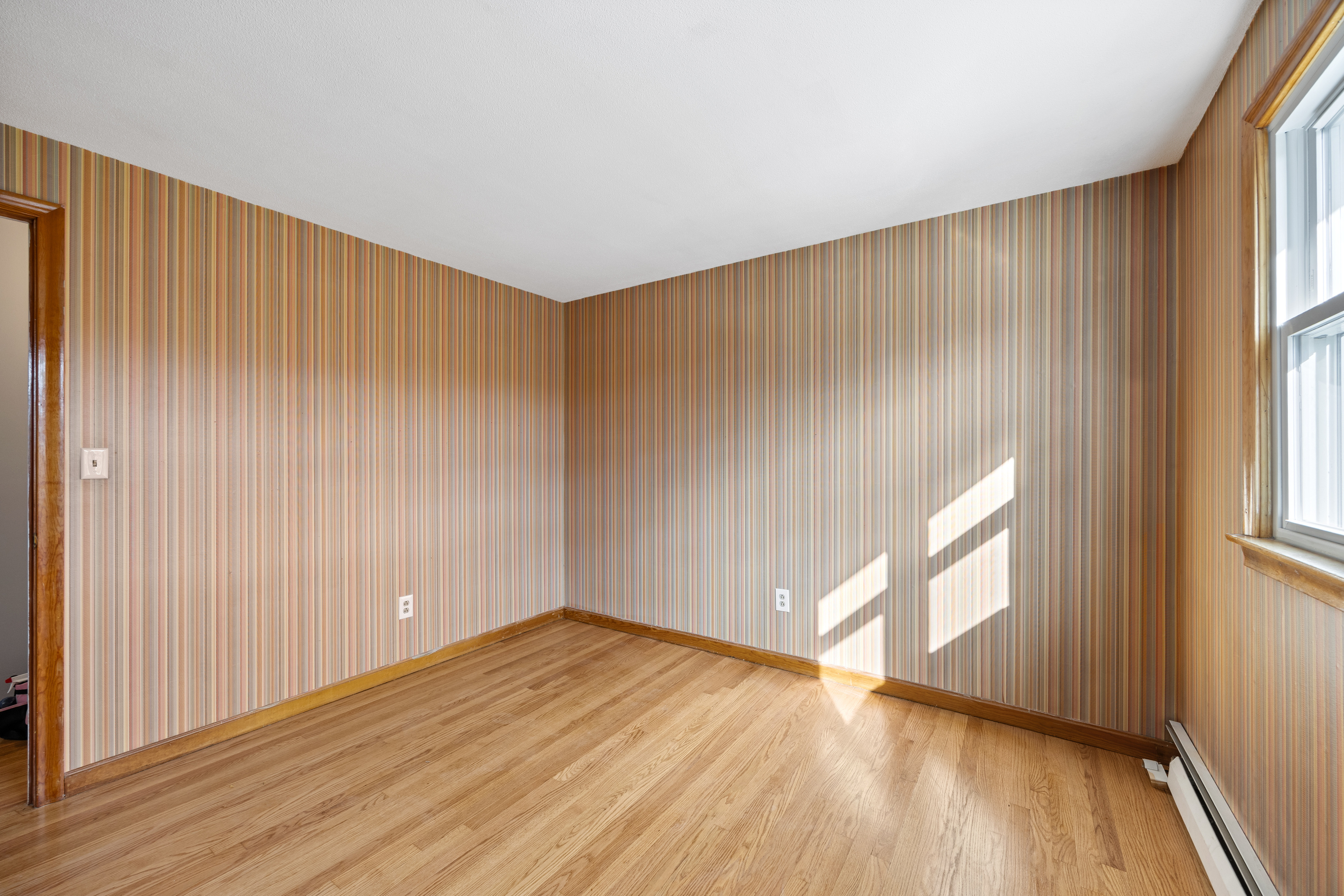 Wethersfield, Connecticut 06109, United States, 3 Bedrooms Bedrooms, ,2 BathroomsBathrooms,Residential,Active,242027