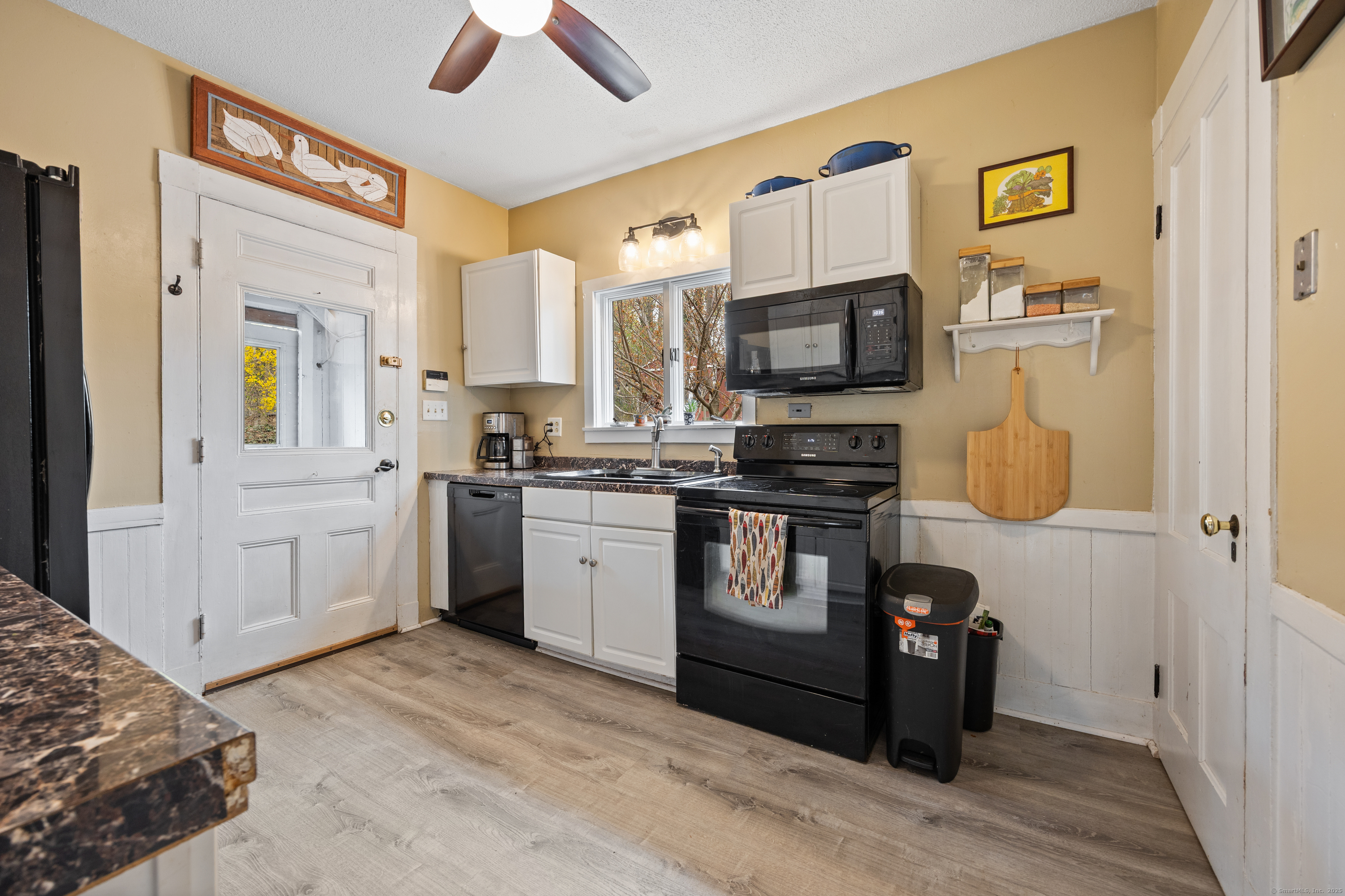 32 Cottage Street, Meriden, Connecticut image 16